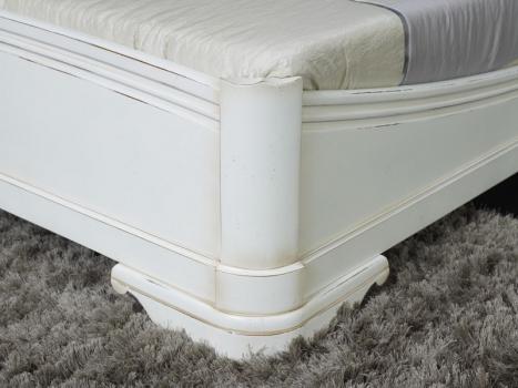 Lit Clémence de style Louis Philippe réalisé en Merisier Massif COUCHAGE 140*190 