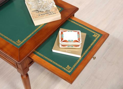 Table à écrire Romy réalisée en merisier de style Louis XVI, Surface d'écriture recouverte d'une moleskine verte.