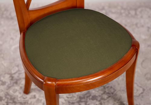Chaise Armelle réalisée en Merisier Massif de style Louis Philippe  Tissu Bronx Moss