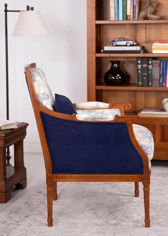 Fauteuil de style Louis XVI réalisé en Merisier massif  Toile jouy