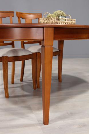 Table ovale 180x100 réalisée en Merisier de style Campagne, 4 pieds fuseaux SEULEMENT 1 DISPONIBLE