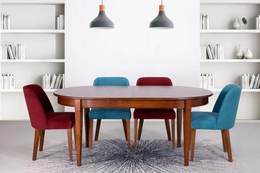 Table ovale 180x100 réalisée en Merisier de style Campagne, 4 pieds fuseaux SEULEMENT 1 DISPONIBLE