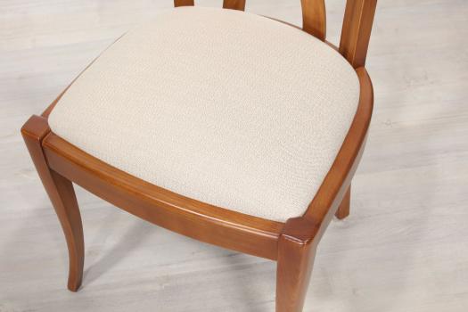 Chaise Lucille réalisée en Frêne Massif de style Louis Philippe  Tissu Apollo