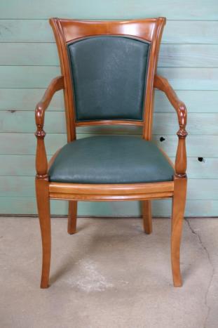 Fauteuil de style Louis Philippe en Merisier Massif