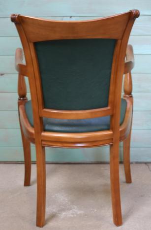 Fauteuil de style Louis Philippe en Merisier Massif