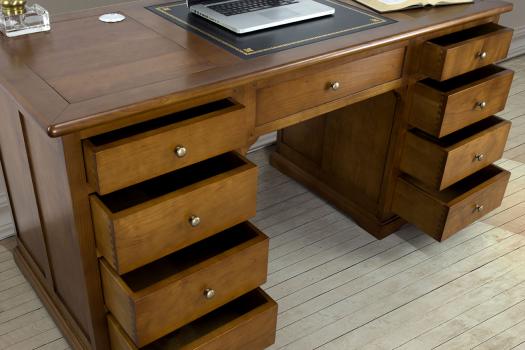 Superbe Bureau Ministre 9 tiroirs réalisé en Merisier de style Louis Philippe Plateau revetu d'une moleskine Bordeaux