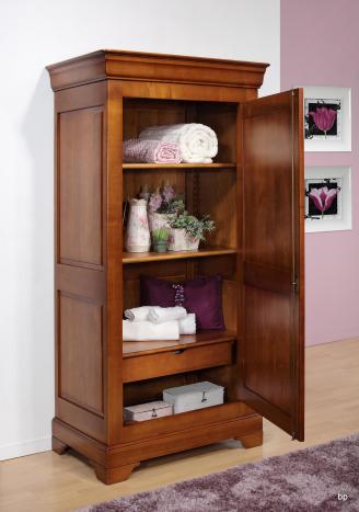 Armoire ou Bonnetière Salomé réalisée en Merisier Massif de style Louis Philippe 