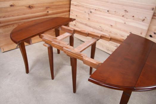 Table ronde à volets DIAMETRE 110 réalisée en merisier massif de style Louis Philippe 5 allonges de 40 cm