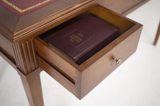 Bureau 3 tiroirs Agathe réalisé en Merisier Massif de style Directoire Surface d'écriture recouverte d'une moleskine bordeaux 