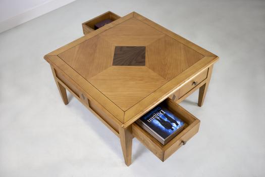 Table Basse Amandine réalisée en merisier de style Directoire 80x80 Finition merisier blond avec patine antik