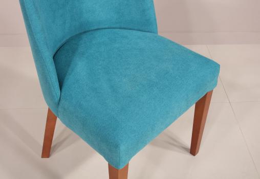Chaise Edouard, assise et dos capitonnés, pieds en Merisier massif de ligne Contemporaine Kénia n°16