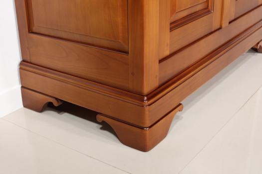 Amoire 2 portes Madeleine, réalisée en Merisier Massif de style Louis Philippe