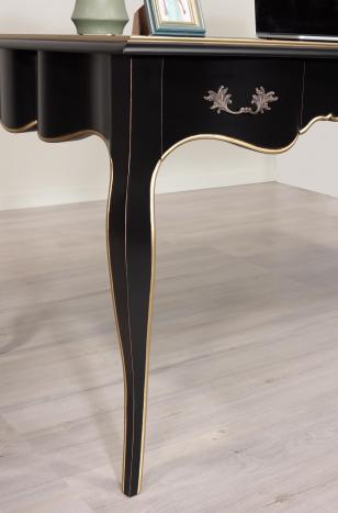 Bureau Ministre réalisé en Merisier de Style Louis XV laque Noir et Or Patiné et Usuré