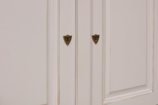 Petit Buffet 2 portes Stéphanie réalisé en merisier Massif de style Louis Philippe Gris Perle à l'extérieur et Lavande pour l'intérieur 