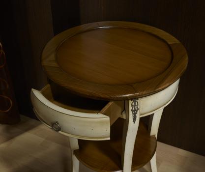 Guéridon rond Adèle réalisé en Merisier de style Directoire