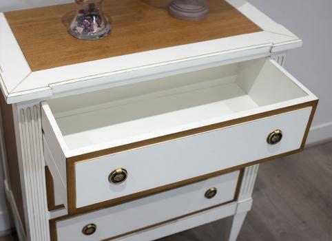Commode Blandine réalisée en merisier de style Directoire Finition BI-COLOR Seulement 1 disponible