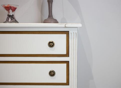 Commode Blandine réalisée en merisier de style Directoire Finition BI-COLOR Seulement 1 disponible