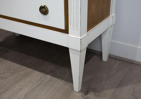 Commode Blandine réalisée en merisier de style Directoire Finition BI-COLOR Seulement 1 disponible