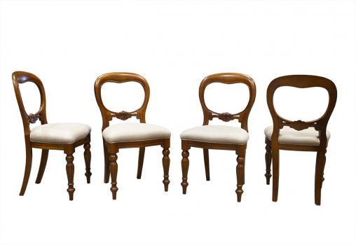 Lot de 4 Chaises en merisier massif de style Louis Philippe Sculptées main SEULEMENT 1 LOT DE DISPONIBLE