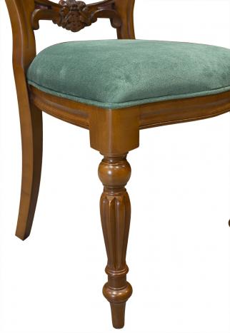 Lot de 4 Chaises  en merisier massif de style Louis Philippe Sculptées main