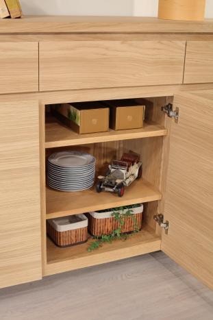Buffet 4 portes Jean-Lin réalisé en MERISIER de Ligne contemporaine