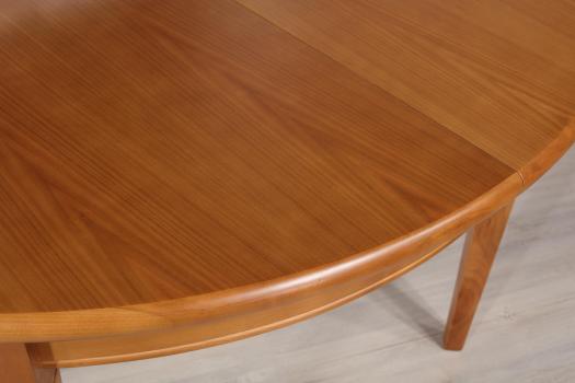 Table ronde Célia réalisée en merisier de style Directoire Diamètre 130 - 1 allonge incorporée rangée sous le plateau