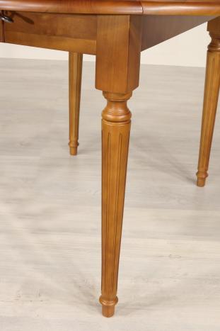 Table ronde à volets réalisée en Merisier Massif de style Louis XVI Diamètre 120 avec 10 allonges de 40 cm 