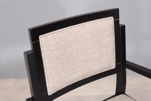 Chaise de séjour avec accoudoir en merisier Laqué noir (il est possible de choisir le tissu)