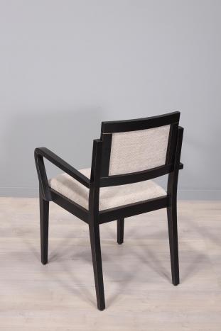 Chaise de séjour avec accoudoir en merisier Laqué noir (il est possible de choisir le tissu)